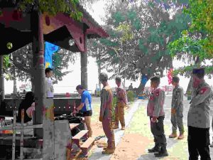 Terus Ingatkan Warga Taat ProKes, Polsek Kep Seribu Selatan Gelar Patroli Imbauan Door to Door