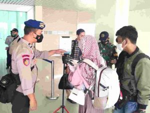 Jelang Hari Bhayangkara Ke-76, Polsek Kep Seribu Selatan Terus Gelar Vaksinasi Booster