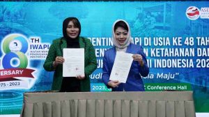 Dorong Pengembangan Industri Pariwisata dan Ekonomi Kreatif, JXB dan IWAPI Tanda Tangani MOU Kerja Sama