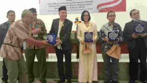 Simposium Nasional Dan Diskusi Publik Dengan Tema “Berdikari Dibidang Ekonomi Adalah Solusi Menyelamatkan Negara Dari Multi Krisis Tahun 2023”