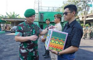 Jelang Lebaran 2023, Dandim 0502/JU Bagikan Paket Sembako Kepada Anggota