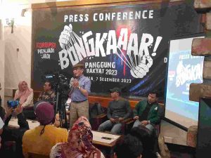 ALIANSI SELAMATKAN DEMOKRASI INDONESIA GELAR PANGGUNG RAKYAT ‘BONGKAR” : Kolaborasi Orasi Kebangsaan dan Konser Musik