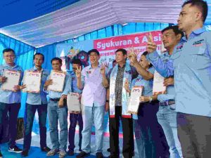 Tim 8 Relawan Jokowi Bergerak Bersama Prabowo (RJBBP) Gelar Syukuran Sekretariat Tim 8 RJBBP dan Aksi Sosial Pembagian Susu Gratis 