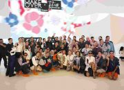 Tities Sapoetra Dibuat Menangis Dapat Kado Monolog dari Sahabatnya Ucita di Fashion Show “In The Era” bersama Make Over