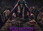 Poster Resmi “Perempuan Pembawa Sial” Ungkap Sosok Mengerikan dan Tubuh Tanpa Kepala, Apa yang Sebenarnya Terjadi?