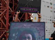Bukan Sekadar Nonton Gigs, Pestapora 2025 Juga Dihantui Bahu Laweyan dari Film Perempuan Pembawa Sial