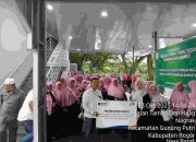 Tebar Kebaikan, BRI Peduli kanca Cibubur Bagikan Paket Sembako kepada Warga.