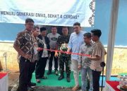 *Peresmian Dapur SPPG Cimuning 3 Oleh Firnendi Irawan, Perwakilan Yayasan dan Kepala SPPI, Muhamad Khoirul Anam.*