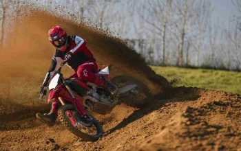 Ducati Desmo450 MX Factory: Motor Motocross Siap Balap dari Borgo Panigale