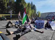 Aktivis Muda Tiduran di Jalan Pasar Unpad dan Rektorat Dalam Aksi Palestina