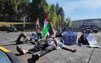 Aktivis Muda Tiduran di Jalan Pasar Unpad dan Rektorat Dalam Aksi Palestina